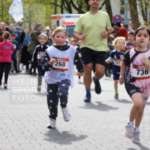 12.04.2026 - 45. Internationalen Wilhelmsburger Insellauf Strokosch-Dieckow http://msf.ph/oto/9488521 12.04.2026 14:09:54 Ziel 200, 563, 53, 712, 1512, 1525, 551, 764, 567, 720, 719, 907, 158, 268, 543, 721, 1503, 736, 715, 6, 1504, 412, 681, 640, 248, 441, 723, 119, 186 meine-sportfotos.de