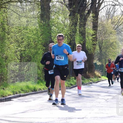 12.04.2026 - 45. Internationalen Wilhelmsburger Insellauf Yannick Fuchs http://msf.ph/oto/9488534 12.04.2026 10:39:55 Laufen 388, 4263, 5608, 3923, 4494, 1934 meine-sportfotos.de