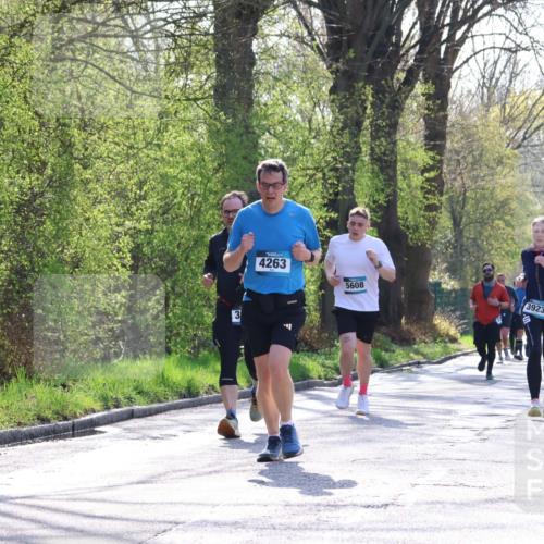 12.04.2026 - 45. Internationalen Wilhelmsburger Insellauf Yannick Fuchs http://msf.ph/oto/9488540 12.04.2026 10:39:55 Laufen 4263, 5608, 3923, 4494 meine-sportfotos.de