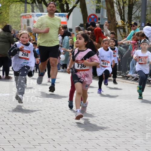 12.04.2026 - 45. Internationalen Wilhelmsburger Insellauf Strokosch-Dieckow http://msf.ph/oto/9488559 12.04.2026 14:09:53 Ziel 284, 44, 200, 563, 53, 712, 1512, 1525, 551, 764, 567, 720, 719, 907, 158, 268, 543, 721, 1503, 736, 715, 6, 1504, 412, 681, 640, 248, 441 meine-sportfotos.de