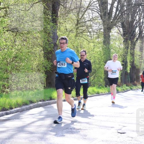 12.04.2026 - 45. Internationalen Wilhelmsburger Insellauf Yannick Fuchs http://msf.ph/oto/9488568 12.04.2026 10:39:57 Laufen 4263, 3887, 5608, 3923 meine-sportfotos.de