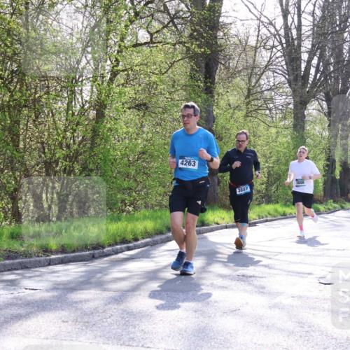 12.04.2026 - 45. Internationalen Wilhelmsburger Insellauf Yannick Fuchs http://msf.ph/oto/9488574 12.04.2026 10:39:58 Laufen 4263, 3887, 5608, 3923 meine-sportfotos.de