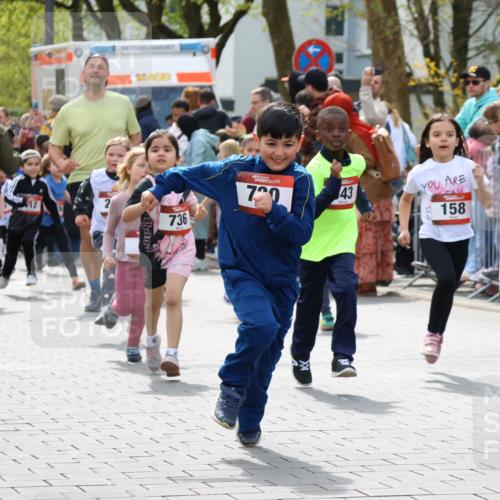 12.04.2026 - 45. Internationalen Wilhelmsburger Insellauf Strokosch-Dieckow http://msf.ph/oto/9488600 12.04.2026 14:09:52 Ziel 7, 917, 284, 44, 200, 563, 53, 712, 1512, 1525, 551, 764, 567, 720, 719, 907, 158, 268, 543, 721, 1503, 736, 715, 6, 1504, 412, 681 meine-sportfotos.de