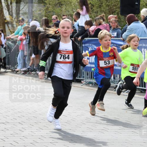 12.04.2026 - 45. Internationalen Wilhelmsburger Insellauf Strokosch-Dieckow http://msf.ph/oto/9488641 12.04.2026 14:09:48 Ziel 206, 908, 776, 172, 183, 196, 449, 772, 7, 917, 284, 44, 200, 563, 53, 712, 1512, 1525, 551, 764, 567, 720, 719, 907, 158, 268 meine-sportfotos.de