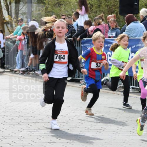 12.04.2026 - 45. Internationalen Wilhelmsburger Insellauf Strokosch-Dieckow http://msf.ph/oto/9488646 12.04.2026 14:09:48 Ziel 206, 908, 776, 172, 183, 196, 449, 772, 7, 917, 284, 44, 200, 563, 53, 712, 1512, 1525, 551, 764, 567, 720, 719, 907, 158, 268 meine-sportfotos.de