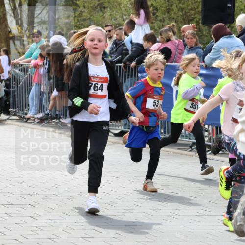 12.04.2026 - 45. Internationalen Wilhelmsburger Insellauf Strokosch-Dieckow http://msf.ph/oto/9488652 12.04.2026 14:09:48 Ziel 206, 908, 776, 172, 183, 196, 449, 772, 7, 917, 284, 44, 200, 563, 53, 712, 1512, 1525, 551, 764, 567, 720, 719, 907, 158, 268 meine-sportfotos.de