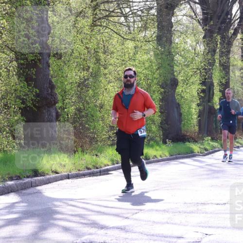 12.04.2026 - 45. Internationalen Wilhelmsburger Insellauf Yannick Fuchs http://msf.ph/oto/9488656 12.04.2026 10:40:05 Laufen 576, 4414, 3852 meine-sportfotos.de
