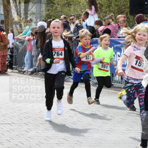 12.04.2026 - 45. Internationalen Wilhelmsburger Insellauf Strokosch-Dieckow http://msf.ph/oto/9488665 12.04.2026 14:09:48 Ziel 206, 908, 776, 172, 183, 196, 449, 772, 7, 917, 284, 44, 200, 563, 53, 712, 1512, 1525, 551, 764, 567, 720, 719, 907, 158, 268 meine-sportfotos.de