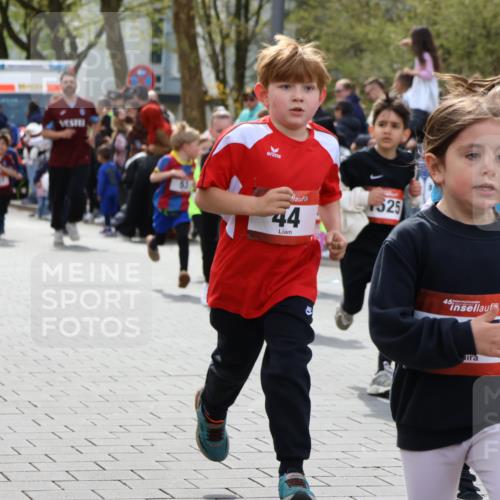 12.04.2026 - 45. Internationalen Wilhelmsburger Insellauf Strokosch-Dieckow http://msf.ph/oto/9488684 12.04.2026 14:09:47 Ziel 240, 1520, 206, 908, 776, 172, 183, 196, 449, 772, 7, 917, 284, 44, 200, 563, 53, 712, 1512, 1525, 551, 764, 567, 720, 719 meine-sportfotos.de