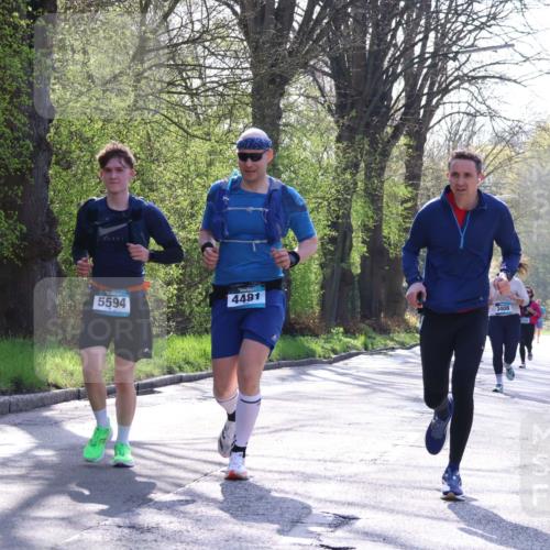 12.04.2026 - 45. Internationalen Wilhelmsburger Insellauf Yannick Fuchs http://msf.ph/oto/9488714 12.04.2026 10:34:17 Laufen 5594, 4481, 3408, 772 meine-sportfotos.de