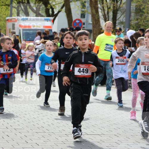 12.04.2026 - 45. Internationalen Wilhelmsburger Insellauf Strokosch-Dieckow http://msf.ph/oto/9488731 12.04.2026 14:09:43 Ziel 921, 251, 945, 934, 212, 735, 190, 240, 1520, 206, 908, 776, 172, 183, 196, 449, 772, 7, 917, 284, 44, 200, 563, 53, 712, 1512, 1525, 551, 764, 567 meine-sportfotos.de