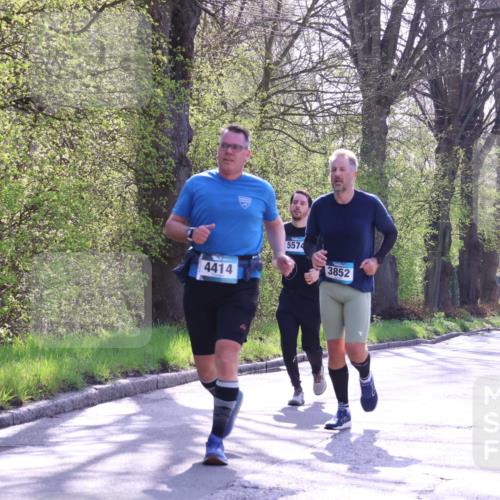 12.04.2026 - 45. Internationalen Wilhelmsburger Insellauf Yannick Fuchs http://msf.ph/oto/9488740 12.04.2026 10:40:13 Laufen 4414, 5574, 3852, 4494 meine-sportfotos.de