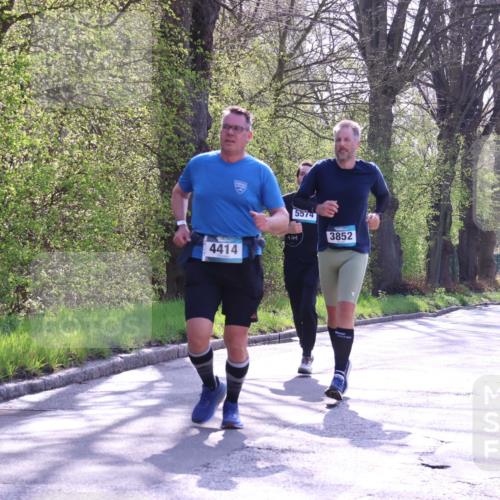 12.04.2026 - 45. Internationalen Wilhelmsburger Insellauf Yannick Fuchs http://msf.ph/oto/9488742 12.04.2026 10:40:13 Laufen 5574, 4414, 3852, 4494 meine-sportfotos.de