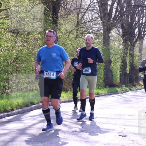 12.04.2026 - 45. Internationalen Wilhelmsburger Insellauf Yannick Fuchs http://msf.ph/oto/9488747 12.04.2026 10:40:13 Laufen 4414, 557, 3852, 4494 meine-sportfotos.de