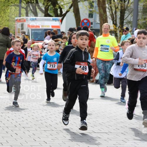 12.04.2026 - 45. Internationalen Wilhelmsburger Insellauf Strokosch-Dieckow http://msf.ph/oto/9488757 12.04.2026 14:09:43 Ziel 921, 251, 945, 934, 212, 735, 190, 240, 1520, 206, 908, 776, 172, 183, 196, 449, 772, 7, 917, 284, 44, 200, 563, 53, 712, 1512, 1525, 551, 764, 567 meine-sportfotos.de