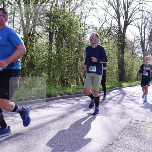 12.04.2026 - 45. Internationalen Wilhelmsburger Insellauf Yannick Fuchs http://msf.ph/oto/9488778 12.04.2026 10:40:16 Laufen 441, 3852, 4494 meine-sportfotos.de