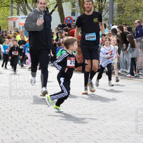 12.04.2026 - 45. Internationalen Wilhelmsburger Insellauf Strokosch-Dieckow http://msf.ph/oto/9488856 12.04.2026 14:09:38 Ziel 1501, 249, 1059, 1516, 94, 921, 251, 945, 934, 212, 735, 190, 240, 1520, 206, 908, 776 meine-sportfotos.de