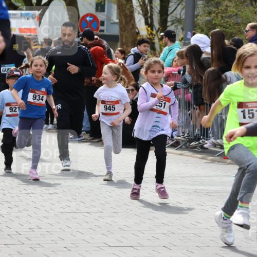 12.04.2026 - 45. Internationalen Wilhelmsburger Insellauf Strokosch-Dieckow http://msf.ph/oto/9488942 12.04.2026 14:09:34 Ziel 25, 1066, 209, 915, 221, 541, 1501, 249, 1059, 1516, 94, 921, 251, 945, 934, 212, 735, 190 meine-sportfotos.de