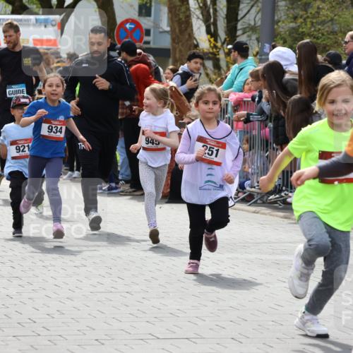 12.04.2026 - 45. Internationalen Wilhelmsburger Insellauf Strokosch-Dieckow http://msf.ph/oto/9488949 12.04.2026 14:09:34 Ziel 25, 1066, 209, 915, 221, 541, 1501, 249, 1059, 1516, 94, 921, 251, 945, 934, 212, 735, 190 meine-sportfotos.de