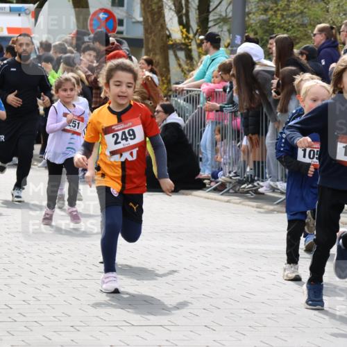 12.04.2026 - 45. Internationalen Wilhelmsburger Insellauf Strokosch-Dieckow http://msf.ph/oto/9488963 12.04.2026 14:09:33 Ziel 216, 25, 1066, 209, 915, 221, 541, 1501, 249, 1059, 1516, 94, 921, 251, 945, 934 meine-sportfotos.de