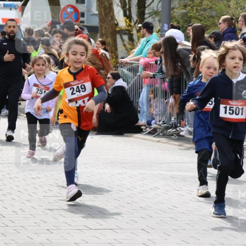 12.04.2026 - 45. Internationalen Wilhelmsburger Insellauf Strokosch-Dieckow http://msf.ph/oto/9488968 12.04.2026 14:09:33 Ziel 216, 25, 1066, 209, 915, 221, 541, 1501, 249, 1059, 1516, 94, 921, 251, 945, 934 meine-sportfotos.de