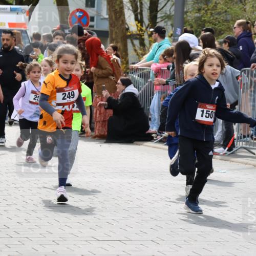 12.04.2026 - 45. Internationalen Wilhelmsburger Insellauf Strokosch-Dieckow http://msf.ph/oto/9488994 12.04.2026 14:09:33 Ziel 216, 25, 1066, 209, 915, 221, 541, 1501, 249, 1059, 1516, 94, 921, 251, 945, 934 meine-sportfotos.de
