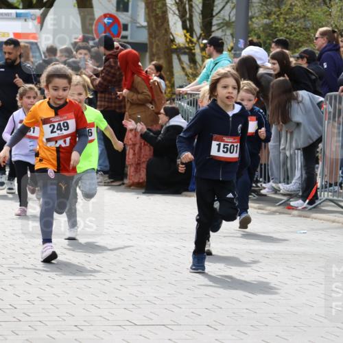12.04.2026 - 45. Internationalen Wilhelmsburger Insellauf Strokosch-Dieckow http://msf.ph/oto/9489019 12.04.2026 14:09:32 Ziel 216, 25, 1066, 209, 915, 221, 541, 1501, 249, 1059, 1516, 94, 921, 251, 945, 934 meine-sportfotos.de
