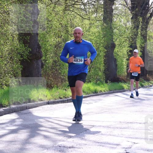 12.04.2026 - 45. Internationalen Wilhelmsburger Insellauf Yannick Fuchs http://msf.ph/oto/9489022 12.04.2026 10:40:40 Laufen 4836, 4689, 2834 meine-sportfotos.de
