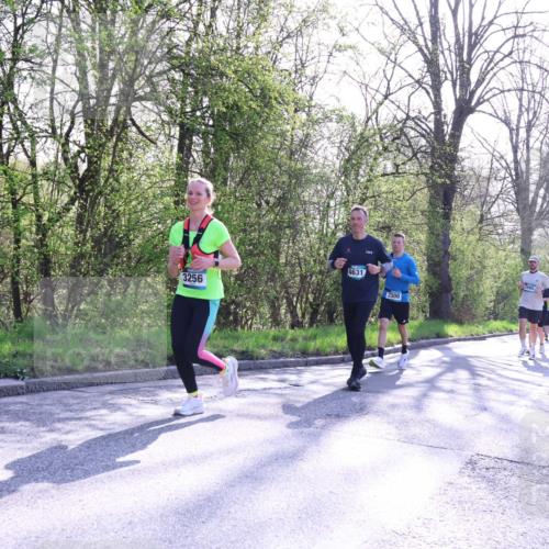 12.04.2026 - 45. Internationalen Wilhelmsburger Insellauf Yannick Fuchs http://msf.ph/oto/9489023 12.04.2026 10:34:50 Laufen 3256, 4631, 2300 meine-sportfotos.de
