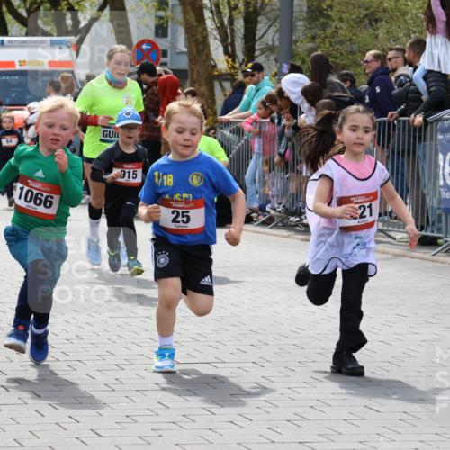 12.04.2026 - 45. Internationalen Wilhelmsburger Insellauf Strokosch-Dieckow http://msf.ph/oto/9489040 12.04.2026 14:09:29 Ziel 219, 216, 25, 1066, 209, 915, 221, 541, 1501, 249 meine-sportfotos.de