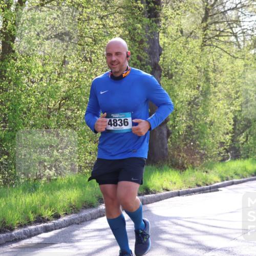 12.04.2026 - 45. Internationalen Wilhelmsburger Insellauf Yannick Fuchs http://msf.ph/oto/9489041 12.04.2026 10:40:41 Laufen 4836, 4689 meine-sportfotos.de