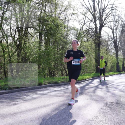 12.04.2026 - 45. Internationalen Wilhelmsburger Insellauf Yannick Fuchs http://msf.ph/oto/9489057 12.04.2026 10:34:53 Laufen 2845 meine-sportfotos.de