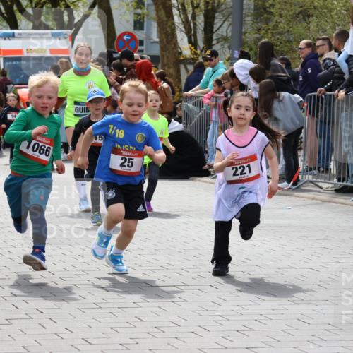 12.04.2026 - 45. Internationalen Wilhelmsburger Insellauf Strokosch-Dieckow http://msf.ph/oto/9489064 12.04.2026 14:09:28 Ziel 270, 220, 219, 216, 25, 1066, 209, 915, 221, 541, 1501 meine-sportfotos.de