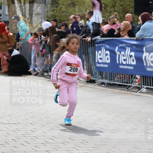 12.04.2026 - 45. Internationalen Wilhelmsburger Insellauf Strokosch-Dieckow http://msf.ph/oto/9489154 12.04.2026 14:09:26 Ziel 691, 1511, 252, 270, 220, 219, 216, 25, 1066, 209, 915, 221, 541 meine-sportfotos.de