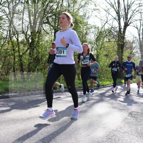 12.04.2026 - 45. Internationalen Wilhelmsburger Insellauf Yannick Fuchs http://msf.ph/oto/9489182 12.04.2026 10:35:05 Laufen 2301, 5694, 49, 3848, 5046, 5037 meine-sportfotos.de