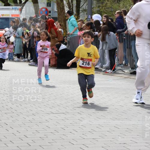 12.04.2026 - 45. Internationalen Wilhelmsburger Insellauf Strokosch-Dieckow http://msf.ph/oto/9489201 12.04.2026 14:09:24 Ziel 223, 271, 691, 1511, 252, 270, 220, 219, 216, 25, 1066, 209, 915, 221 meine-sportfotos.de