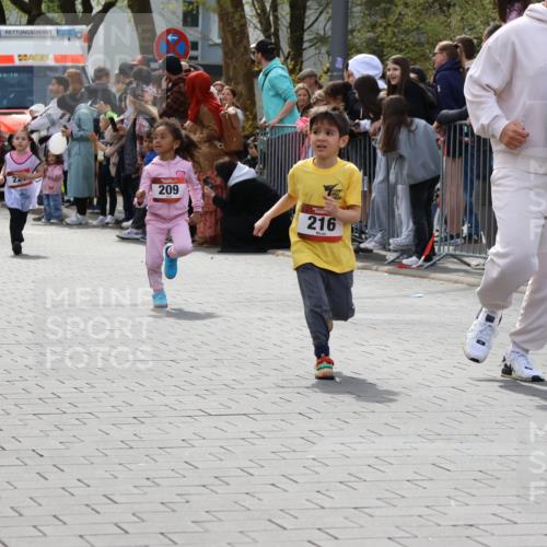 12.04.2026 - 45. Internationalen Wilhelmsburger Insellauf Strokosch-Dieckow http://msf.ph/oto/9489208 12.04.2026 14:09:24 Ziel 223, 271, 691, 1511, 252, 270, 220, 219, 216, 25, 1066, 209, 915, 221 meine-sportfotos.de