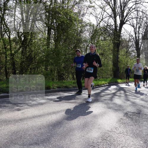 12.04.2026 - 45. Internationalen Wilhelmsburger Insellauf Yannick Fuchs http://msf.ph/oto/9489220 12.04.2026 10:35:08 Laufen 4706, 3830, 3680 meine-sportfotos.de