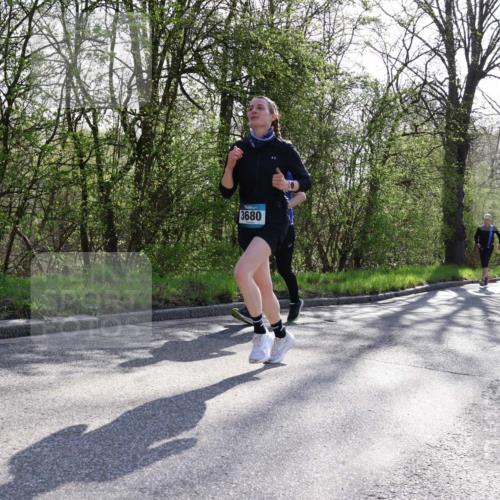 12.04.2026 - 45. Internationalen Wilhelmsburger Insellauf Yannick Fuchs http://msf.ph/oto/9489226 12.04.2026 10:35:09 Laufen 3680, 3830 meine-sportfotos.de