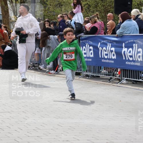 12.04.2026 - 45. Internationalen Wilhelmsburger Insellauf Strokosch-Dieckow http://msf.ph/oto/9489235 12.04.2026 14:09:22 Ziel 927, 215, 577, 223, 271, 691, 1511, 252, 270, 220, 219, 216 meine-sportfotos.de