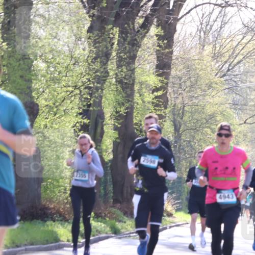 12.04.2026 - 45. Internationalen Wilhelmsburger Insellauf Yannick Fuchs http://msf.ph/oto/9489244 12.04.2026 10:40:57 Laufen 2625, 2355, 2598, 4943 meine-sportfotos.de