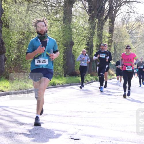 12.04.2026 - 45. Internationalen Wilhelmsburger Insellauf Yannick Fuchs http://msf.ph/oto/9489251 12.04.2026 10:40:58 Laufen 2625, 2355, 2598, 4943, 5553 meine-sportfotos.de