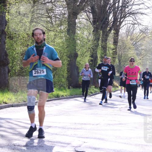 12.04.2026 - 45. Internationalen Wilhelmsburger Insellauf Yannick Fuchs http://msf.ph/oto/9489253 12.04.2026 10:40:58 Laufen 2625, 2355, 2598, 4943, 5553 meine-sportfotos.de
