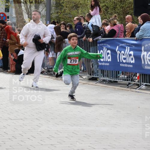 12.04.2026 - 45. Internationalen Wilhelmsburger Insellauf Strokosch-Dieckow http://msf.ph/oto/9489254 12.04.2026 14:09:22 Ziel 927, 215, 577, 223, 271, 691, 1511, 252, 270, 220, 219, 216 meine-sportfotos.de