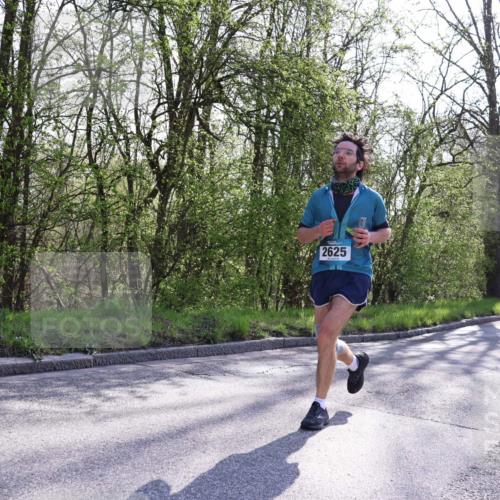 12.04.2026 - 45. Internationalen Wilhelmsburger Insellauf Yannick Fuchs http://msf.ph/oto/9489285 12.04.2026 10:41:00 Laufen 2625 meine-sportfotos.de