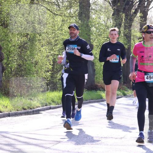 12.04.2026 - 45. Internationalen Wilhelmsburger Insellauf Yannick Fuchs http://msf.ph/oto/9489290 12.04.2026 10:41:01 Laufen 2598, 746, 4943, 5553 meine-sportfotos.de