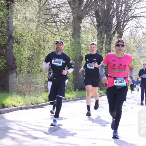 12.04.2026 - 45. Internationalen Wilhelmsburger Insellauf Yannick Fuchs http://msf.ph/oto/9489298 12.04.2026 10:41:01 Laufen 2746, 2598, 555, 4943 meine-sportfotos.de