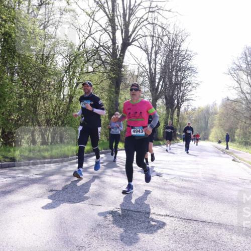 12.04.2026 - 45. Internationalen Wilhelmsburger Insellauf Yannick Fuchs http://msf.ph/oto/9489323 12.04.2026 10:41:03 Laufen 250, 2355, 4943 meine-sportfotos.de