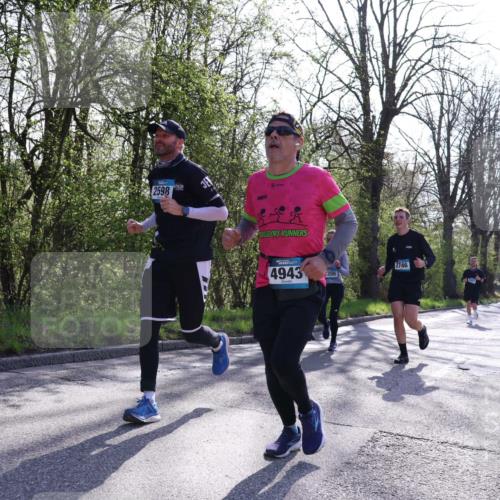 12.04.2026 - 45. Internationalen Wilhelmsburger Insellauf Yannick Fuchs http://msf.ph/oto/9489334 12.04.2026 10:41:04 Laufen 2598, 4943, 2746, 355 meine-sportfotos.de