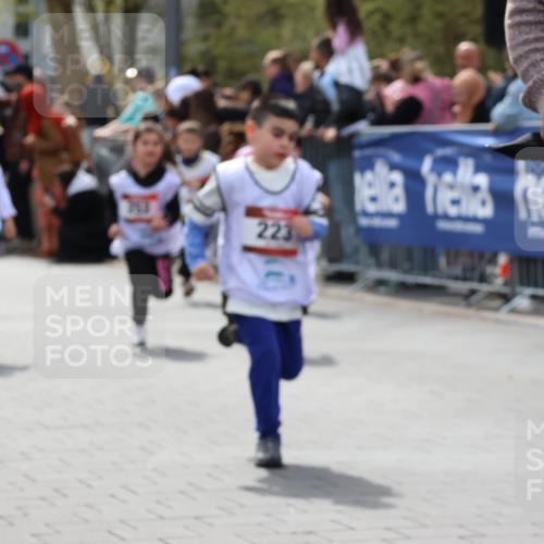 12.04.2026 - 45. Internationalen Wilhelmsburger Insellauf Strokosch-Dieckow http://msf.ph/oto/9489341 12.04.2026 14:09:19 Ziel 947, 180, 12, 911, 741, 1502, 927, 215, 577, 223, 271, 691, 1511, 252, 270, 220, 219 meine-sportfotos.de